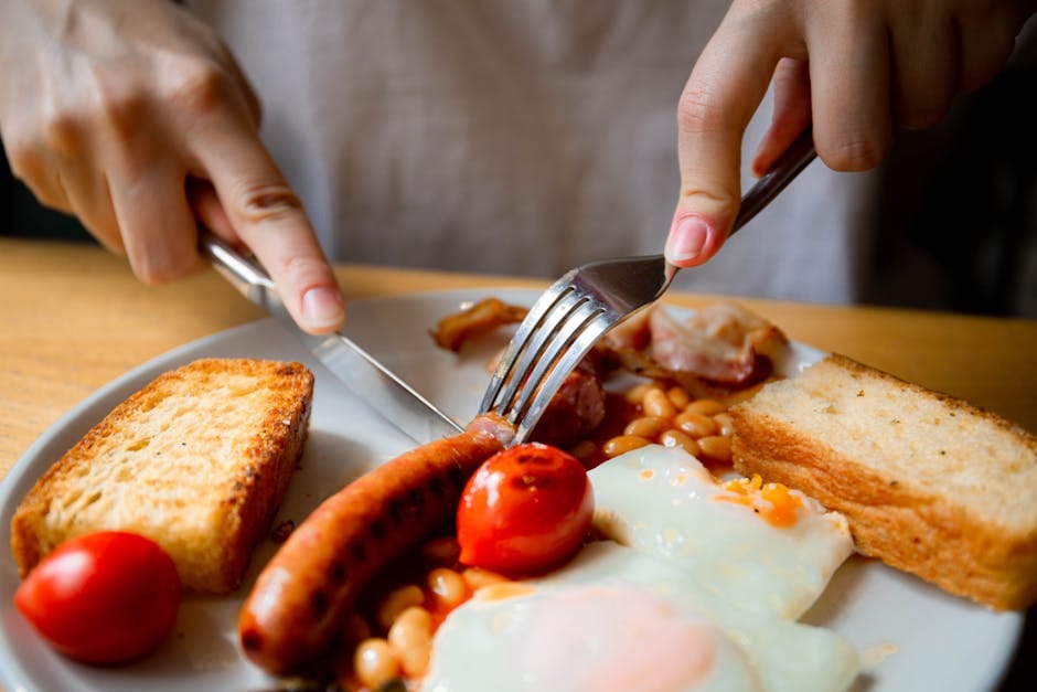 brittisk morgenmad æg bacon