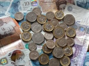Hvilken valuta bruges i England 2026: GBP forklaret