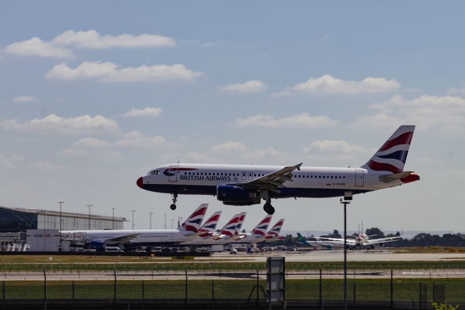 British Airways Airbus A320 landing at Heathrow airport