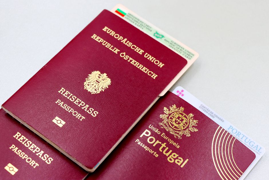 Boarding pass og pas klar til rejse mellem UK og USA