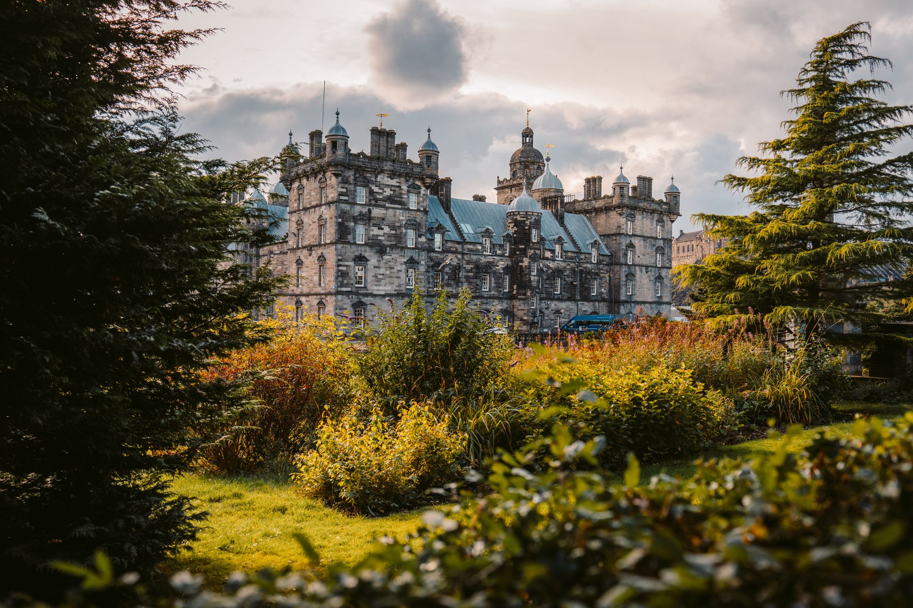 Edinburgh Castle i Skotland et populaert rejsemaal for danske turister