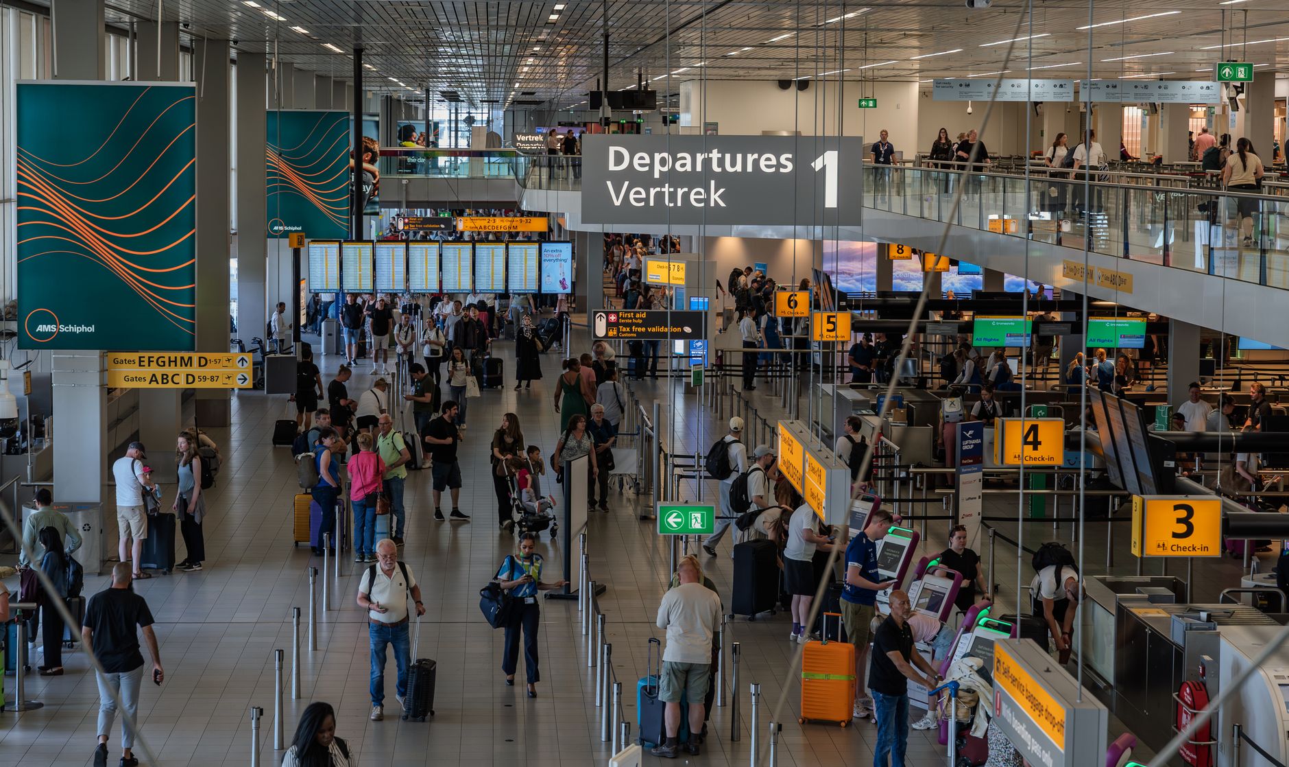 Danske rejsende ankommer i en britisk lufthavn efter en godkendt ETA til England